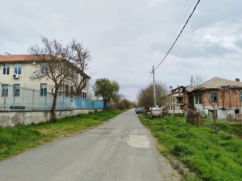 10 село Равна гора, община Созопол, центъра<br />