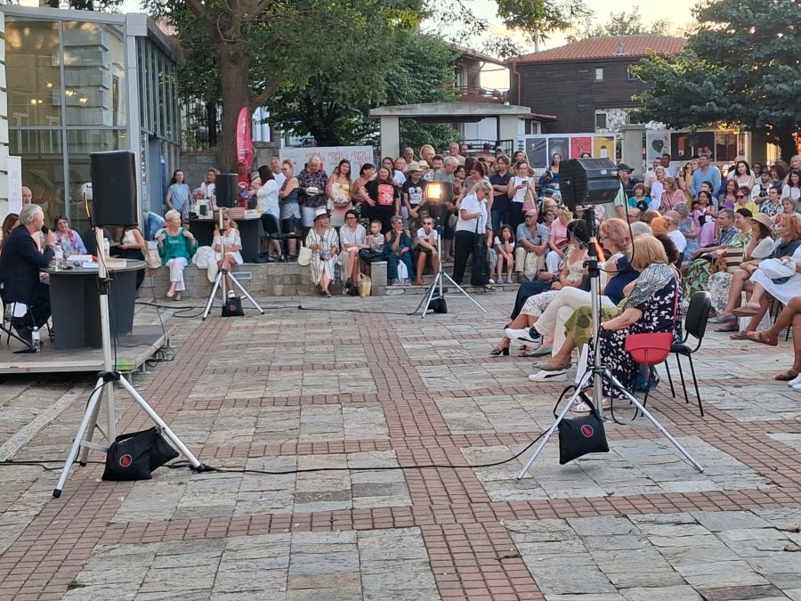 представяне на книги на фестивал Аполония в Созопол